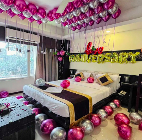 Elegant Anniversary Decoration