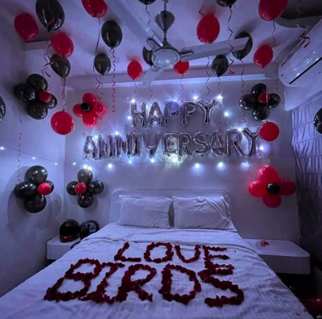 Trendy Anniversary Decor