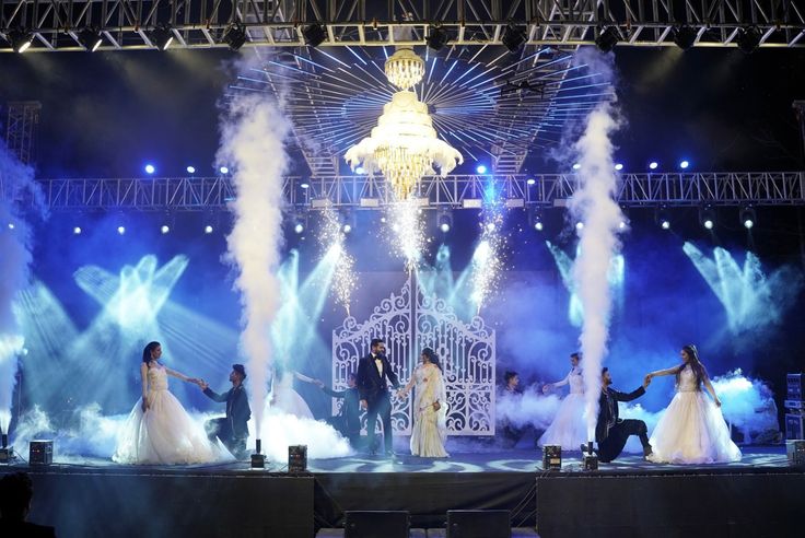 Stage Royale – Concert-Style Sangeet Sandhya Celebration